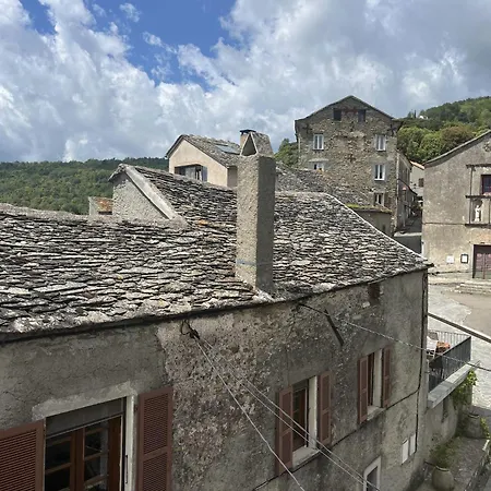 De La Tour Entre Et Ciel *
